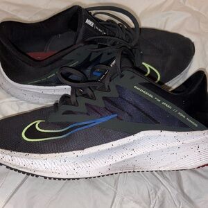 Nike Black and Blue Athletic Shoes